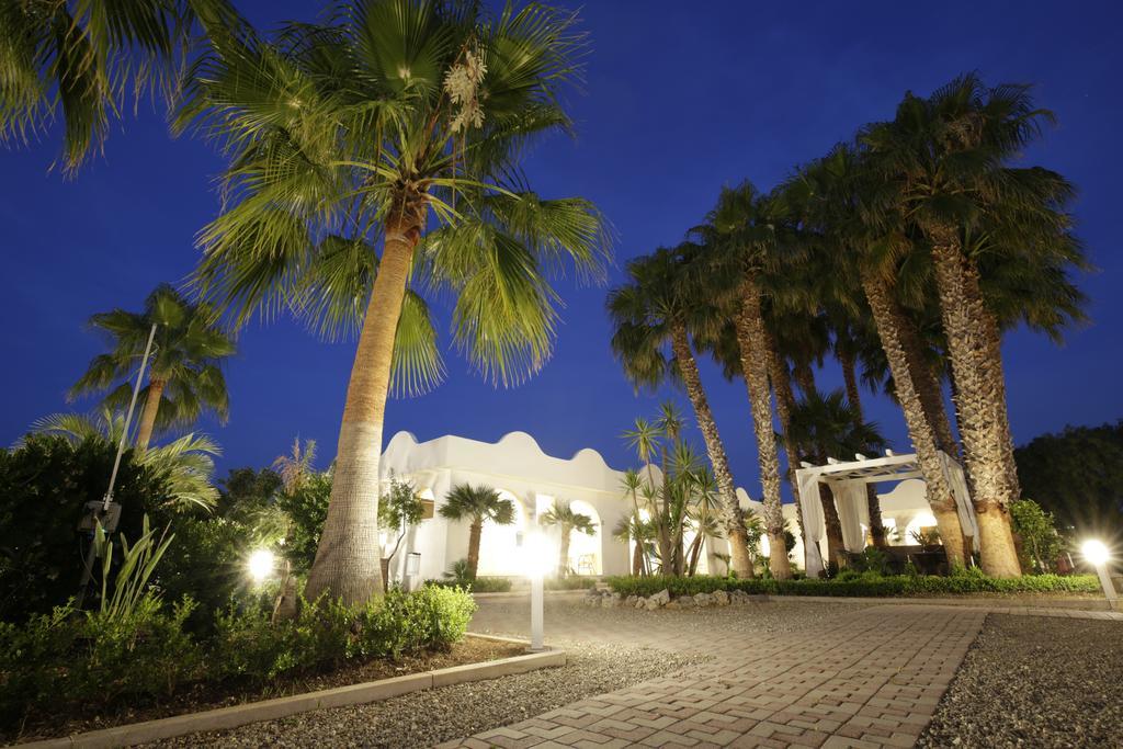 Garden Hotel Ripa เวียสเต ภายนอก รูปภาพ