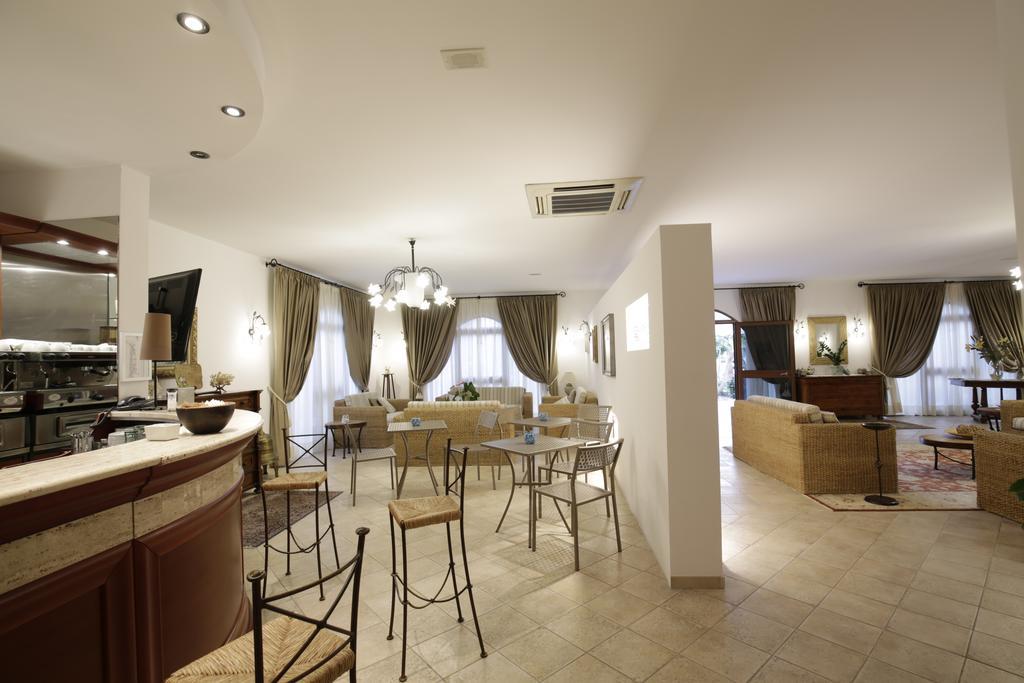 Garden Hotel Ripa เวียสเต ภายนอก รูปภาพ