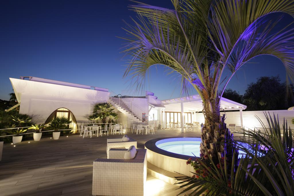 Garden Hotel Ripa เวียสเต ภายนอก รูปภาพ