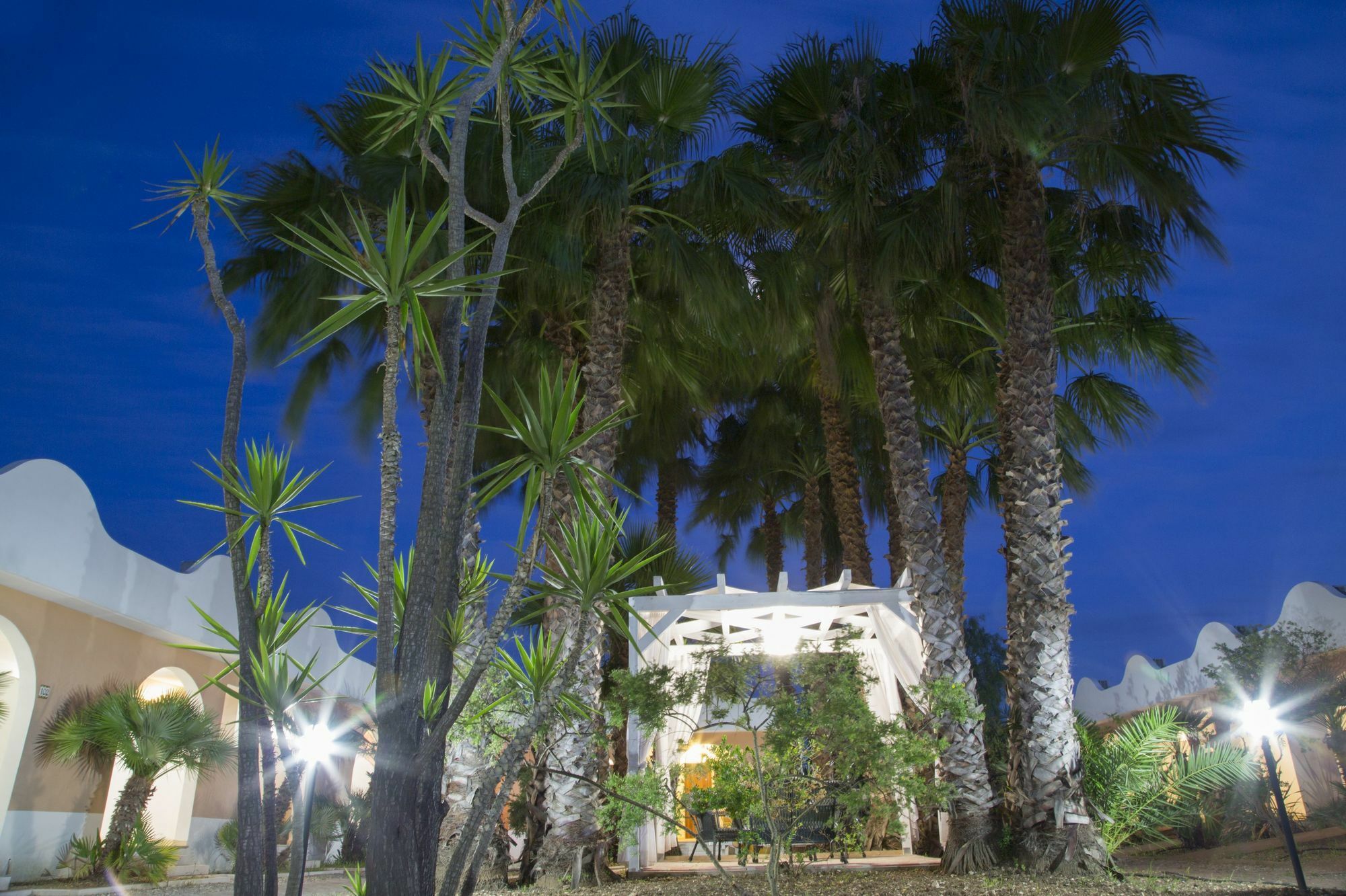 Garden Hotel Ripa เวียสเต ภายนอก รูปภาพ